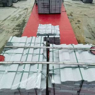 吐鲁番 芝麻白仿形加直形路沿石出货日常