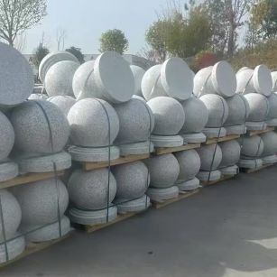 吐鲁番 白麻花岗岩石材圆球，石球，挡车球，隔离球，景观石球，风水球等