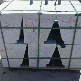 吐鲁番 芝麻白异形坐凳，石凳