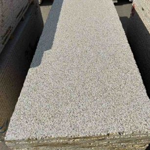 吐鲁番 黄金麻花岗岩荔枝面毛板，半成品