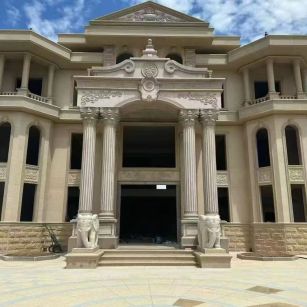 吐鲁番 黄金麻别墅外墙干挂，大柱，大象，蘑菇石，雕花板