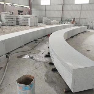 吐鲁番芝麻白花岗岩石板材 园林光面弧形坐凳