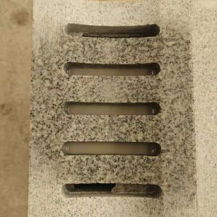 吐鲁番 芝麻白拉丝面花岗岩U型开槽排水槽