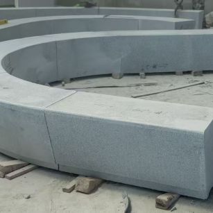 吐鲁番 芝麻白花岗岩光面弧形坐凳