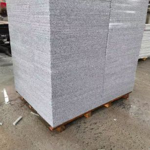 吐鲁番 芝麻白火烧面1.8厚300*600地铺石，尺寸标准，厚薄均匀