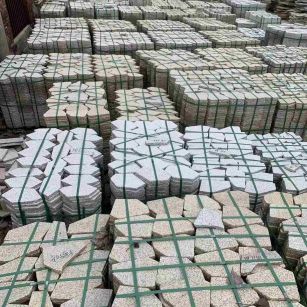 吐鲁番 黄金麻白麻花岗岩荔枝面地铺石(冰裂纹)