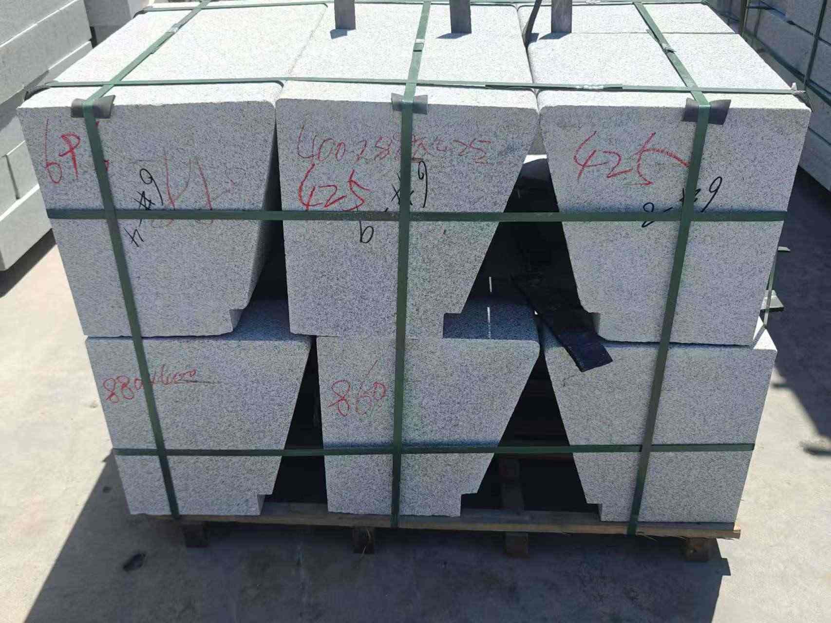 吐鲁番 芝麻白异形坐凳，石凳