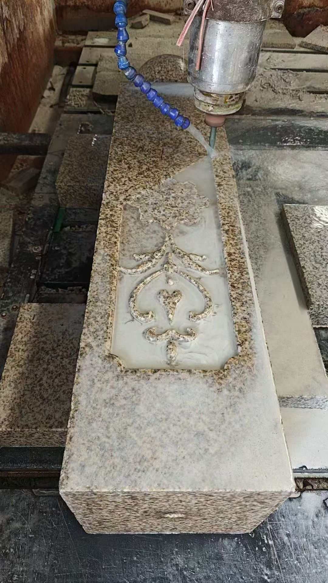 吐鲁番 黄金麻花岗岩异形加工雕刻栏杆大柱