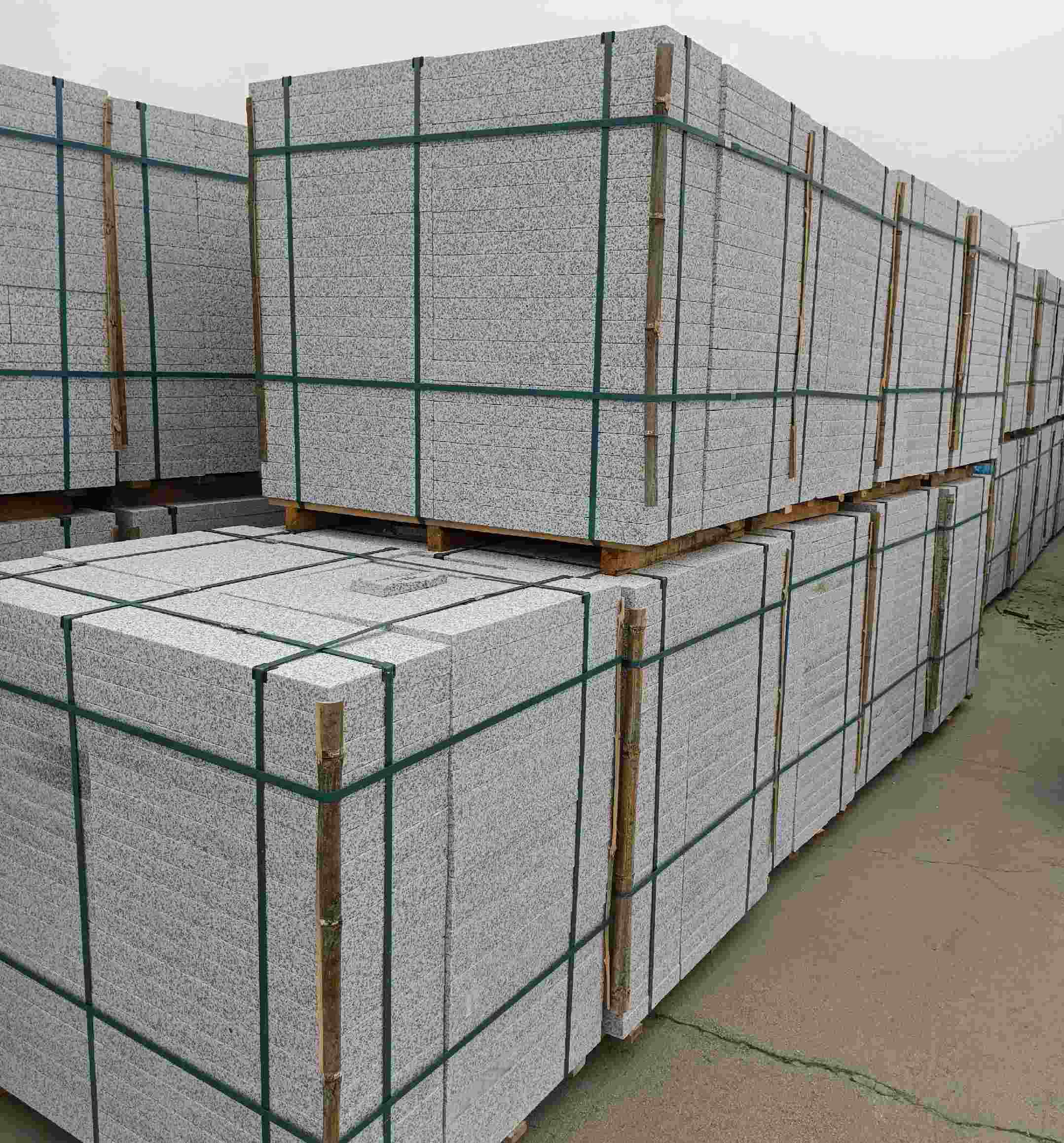 吐鲁番 白麻花岗岩石材荔枝面地铺石（300*600*50）