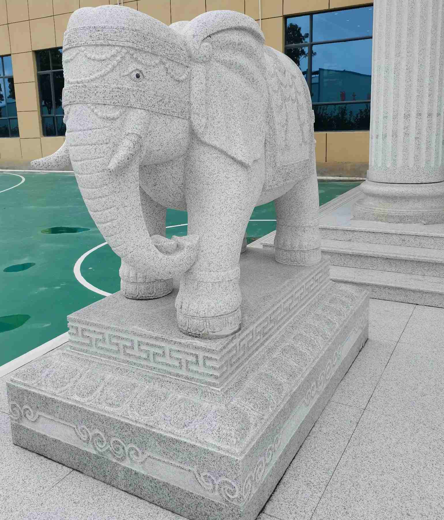 吐鲁番 白麻花岗岩动物异形石雕-大象