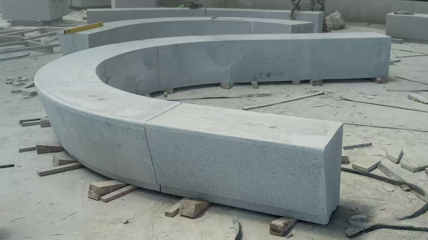 吐鲁番 芝麻白花岗岩光面弧形坐凳