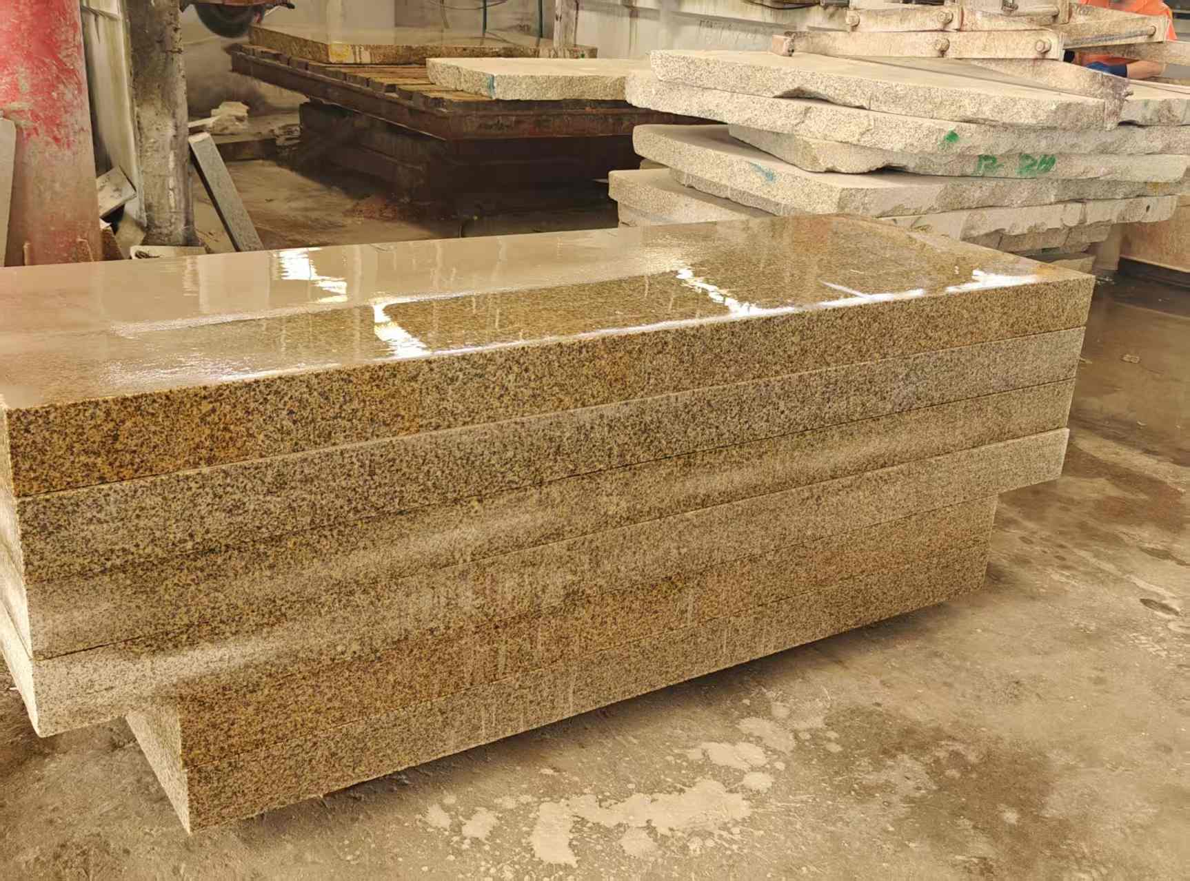 吐鲁番 黄金麻栏杆料半成品加工中