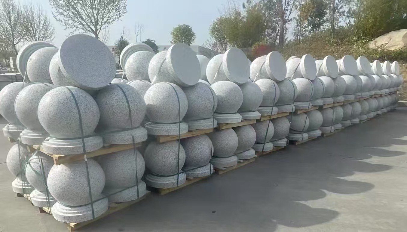 吐鲁番 白麻花岗岩石材圆球，石球，挡车球，隔离球，景观石球，风水球等