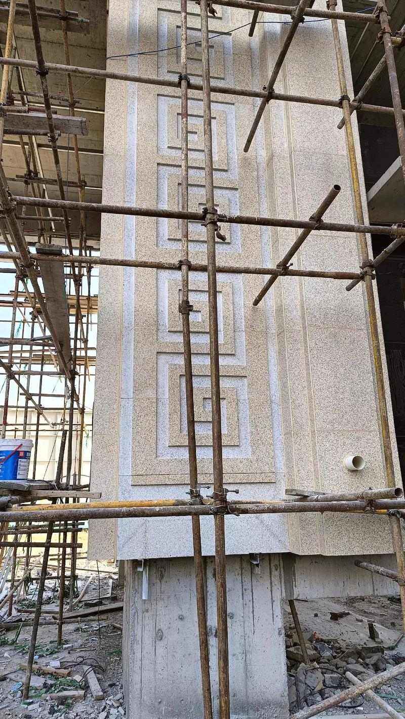 吐鲁番 黄金麻花岗岩别墅外墙干挂回纹造型效果