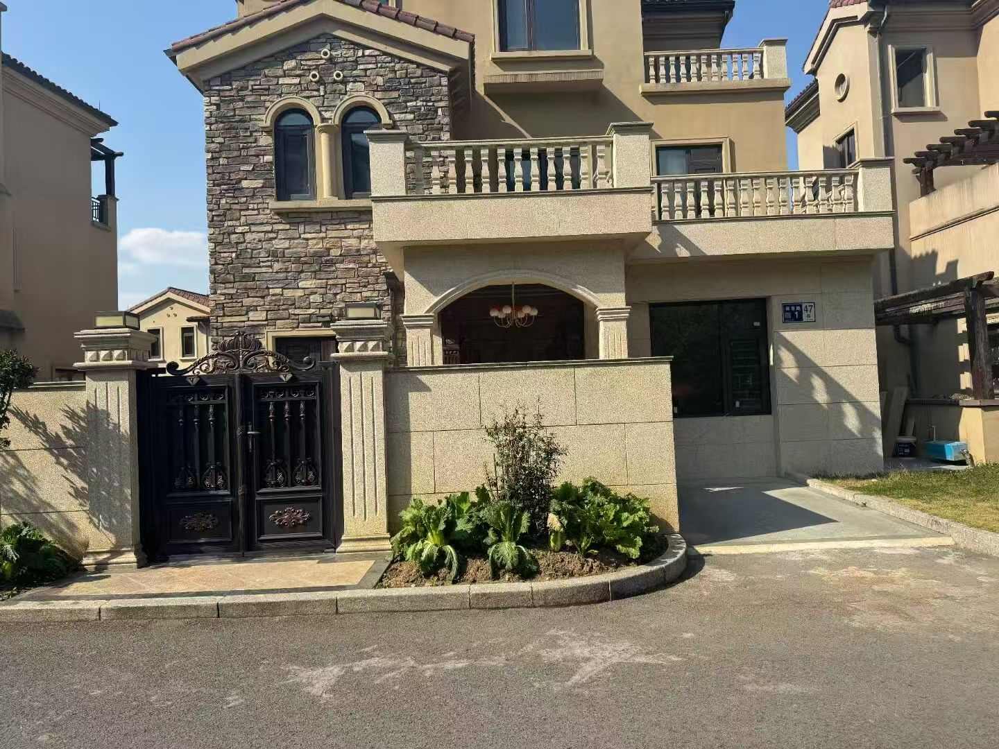 吐鲁番黄金麻别墅案例展示