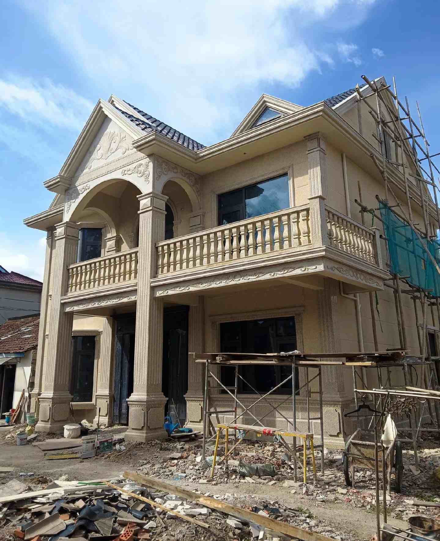 吐鲁番 黄金麻花岗岩石材私人别墅雕花门楼柱阳台栏杆