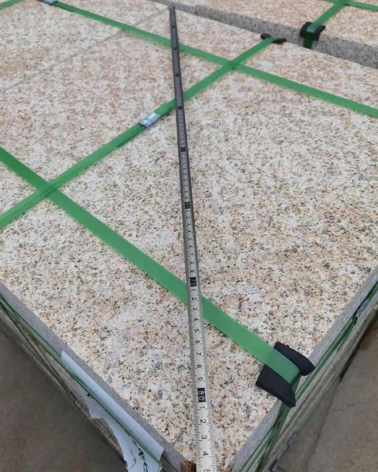 吐鲁番 黄金麻火烧面地铺石