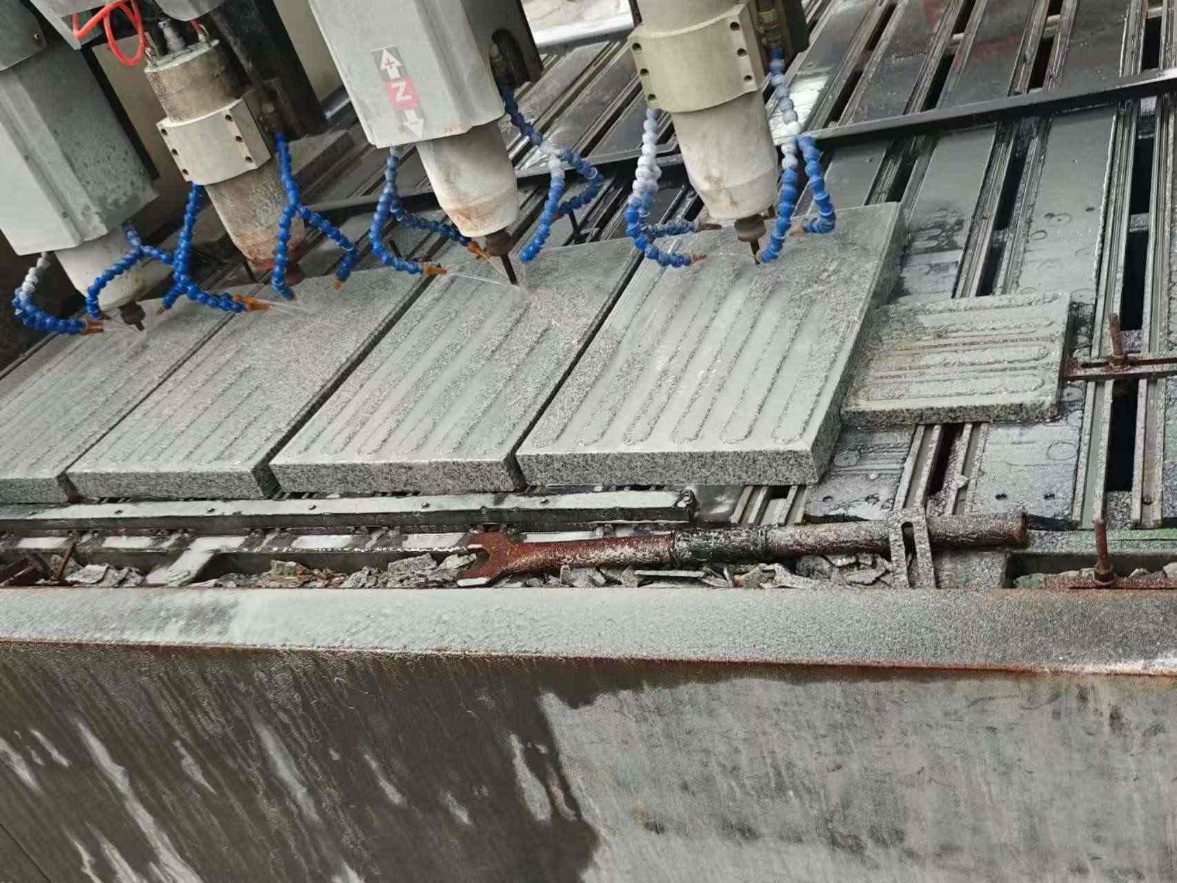 吐鲁番 芝麻白花岗岩荔枝面盲道雕刻