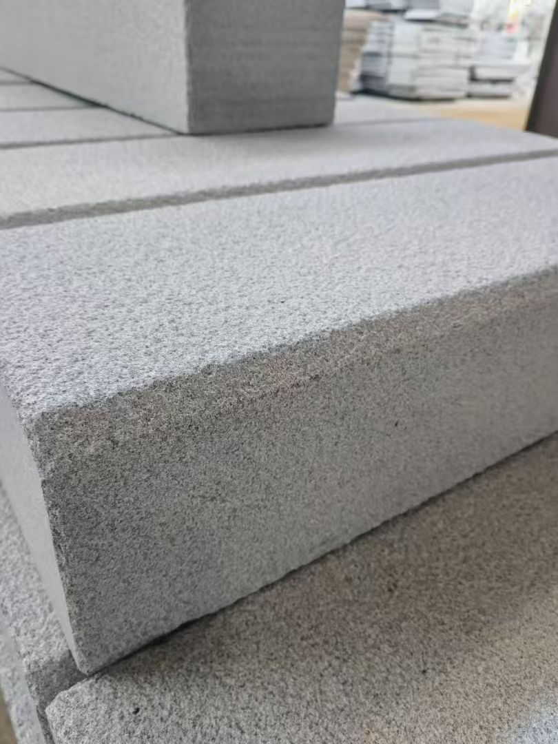 吐鲁番 芝麻灰荔枝面路沿石